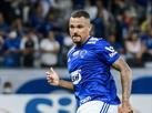 Z� Ivaldo provoca Nen� ap�s goleada do Cruzeiro: 'Tava preso no meu bolso'