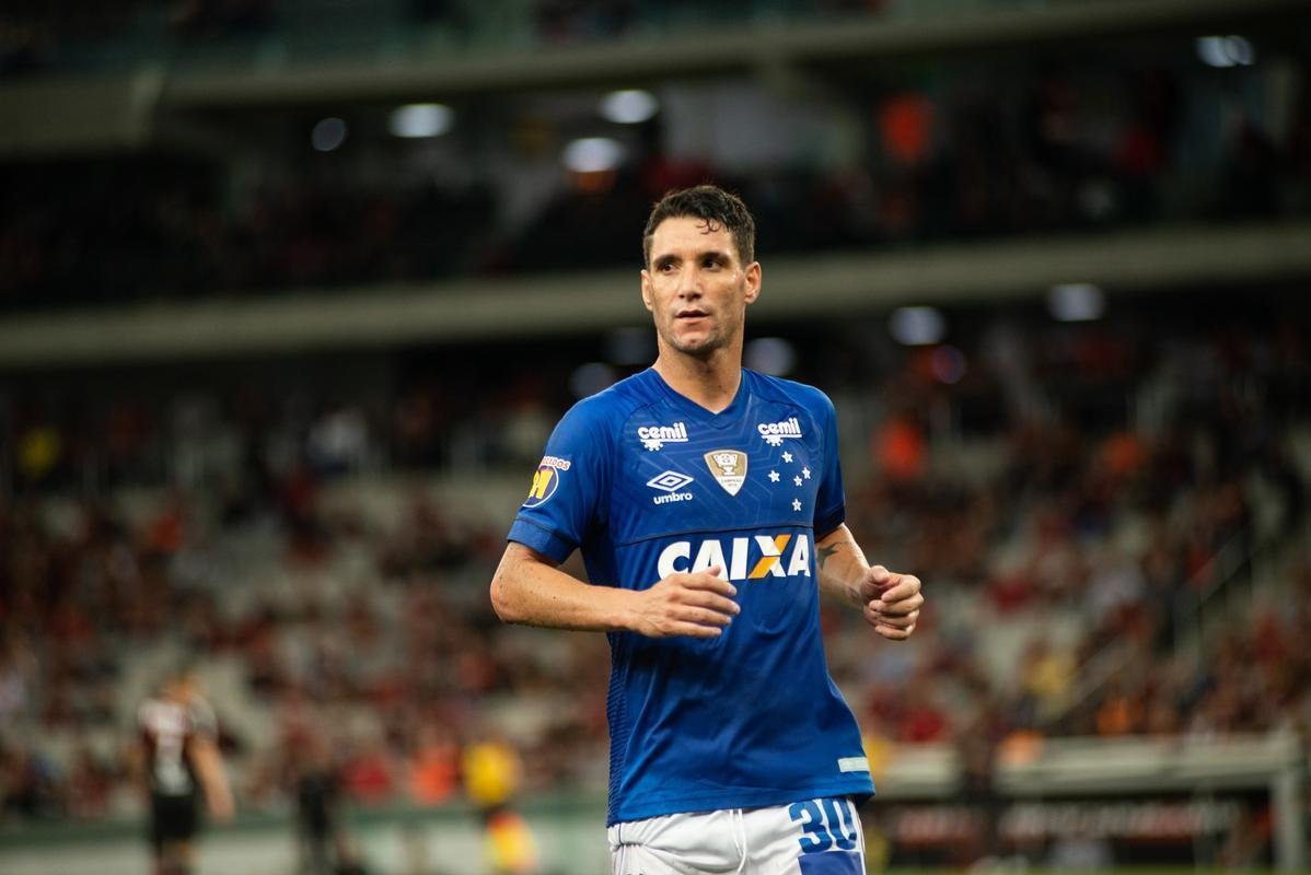 Uma das principais referncias do Cruzeiro, Thiago Neves teve mais um ano de participao decisiva nos ttulos. Marcou gols na final do Estadual, na final da Copa do Brasil - as duas competies conquistadas pela Raposa - e foi artilheiro do time ao lado de Arrascaeta, com 15 gols. Apesar disso, foi tmido nas assistncias: apenas duas durante toda temporada. Ao todo, disputou 55 jogos. Sua permanncia em 2019 ainda  incerta. O Grmio  um possvel destino.  