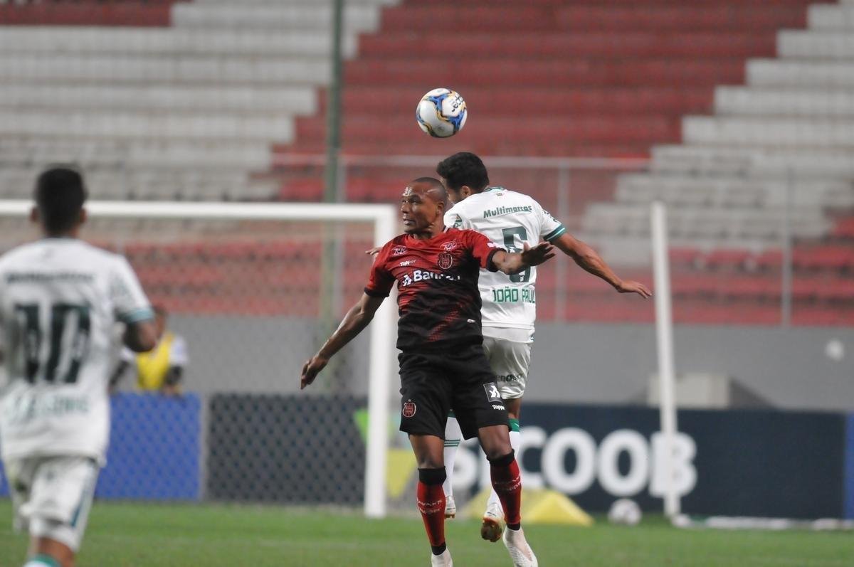 Fotos de Amrica x Brasil de Pelotas, no Independncia, pela 24 rodada da Srie B