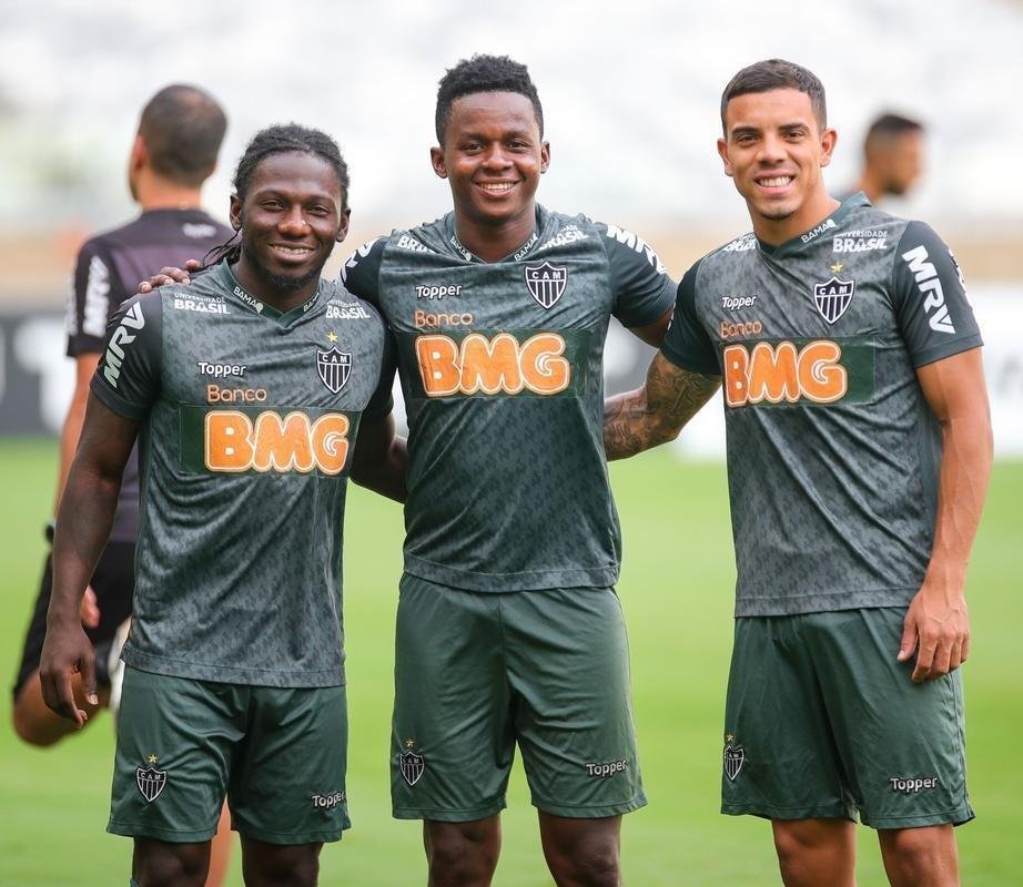 Levir Culpi comanda treino no Mineiro antes da estreia no Grupo E da Libertadores