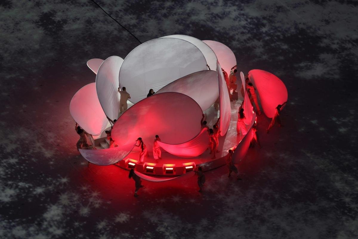 Fotos da cerimnia de encerramento da Copa do Mundo de 2022, no Catar, no Estdio Icnico de Lusail, antes do duelo entre Argentina e Frana