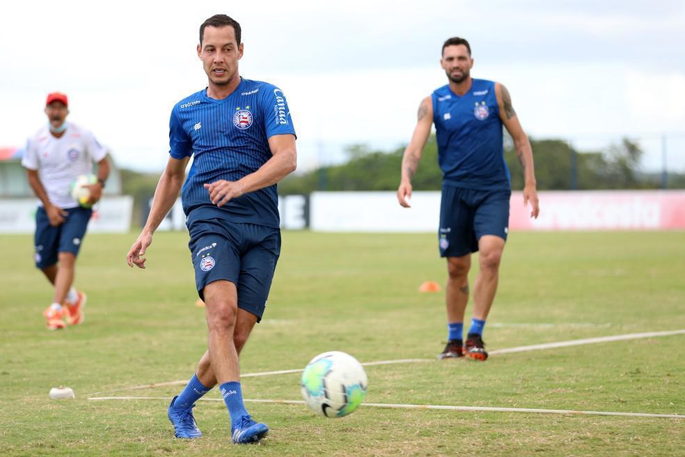 Rodriguinho (meia) - saiu do Cruzeiro em janeiro de 2020, depois de disputar as duas primeiras partidas da temporada. Em fevereiro, foi contratado pelo Bahia e assinou vínculo até dezembro de 2021. O clube celeste deve ao Pyramids, do Egito, valores referentes à compra dos direitos econômicos. Há um processo na ordem de US$3 milhões (R$16,2 milhões) em curso na Fifa.