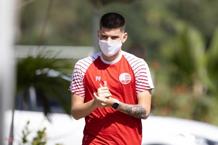 Jogadores, membros da comissão técnica, dirigentes e funcionários do Náutico realizaram testes para Covid-19 na manhã desta sexta-feira; resultados são previstos até a próxima segunda.