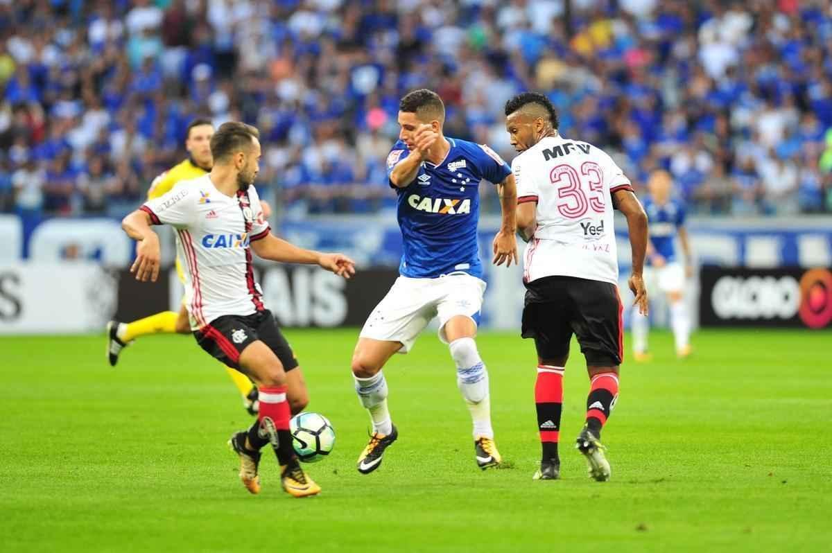 Imagens do jogo entre Cruzeiro e Flamengo, pela 14 rodada da Srie A, no Mineiro
