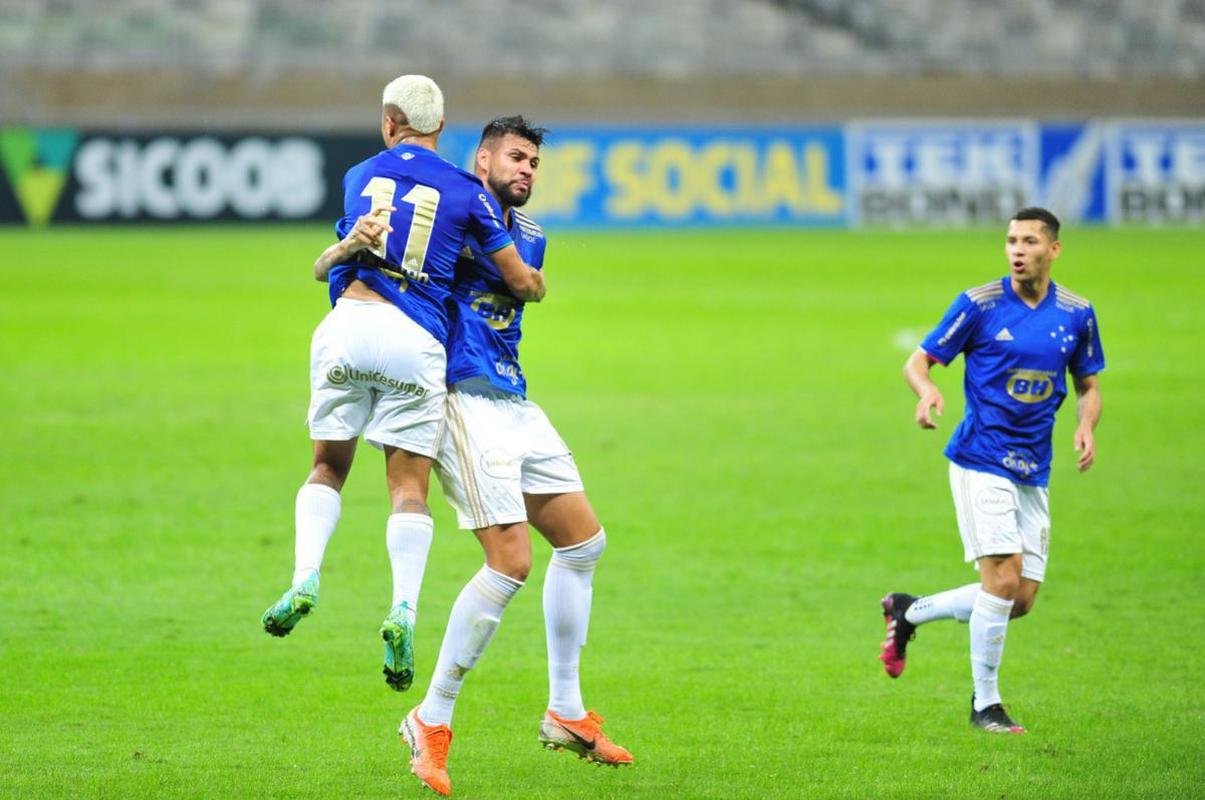 Fotos do jogo entre Cruzeiro e Guarani, no Mineiro, em Belo Horizonte, pela oitava rodada da Srie B do Campeonato Brasileiro de 2021