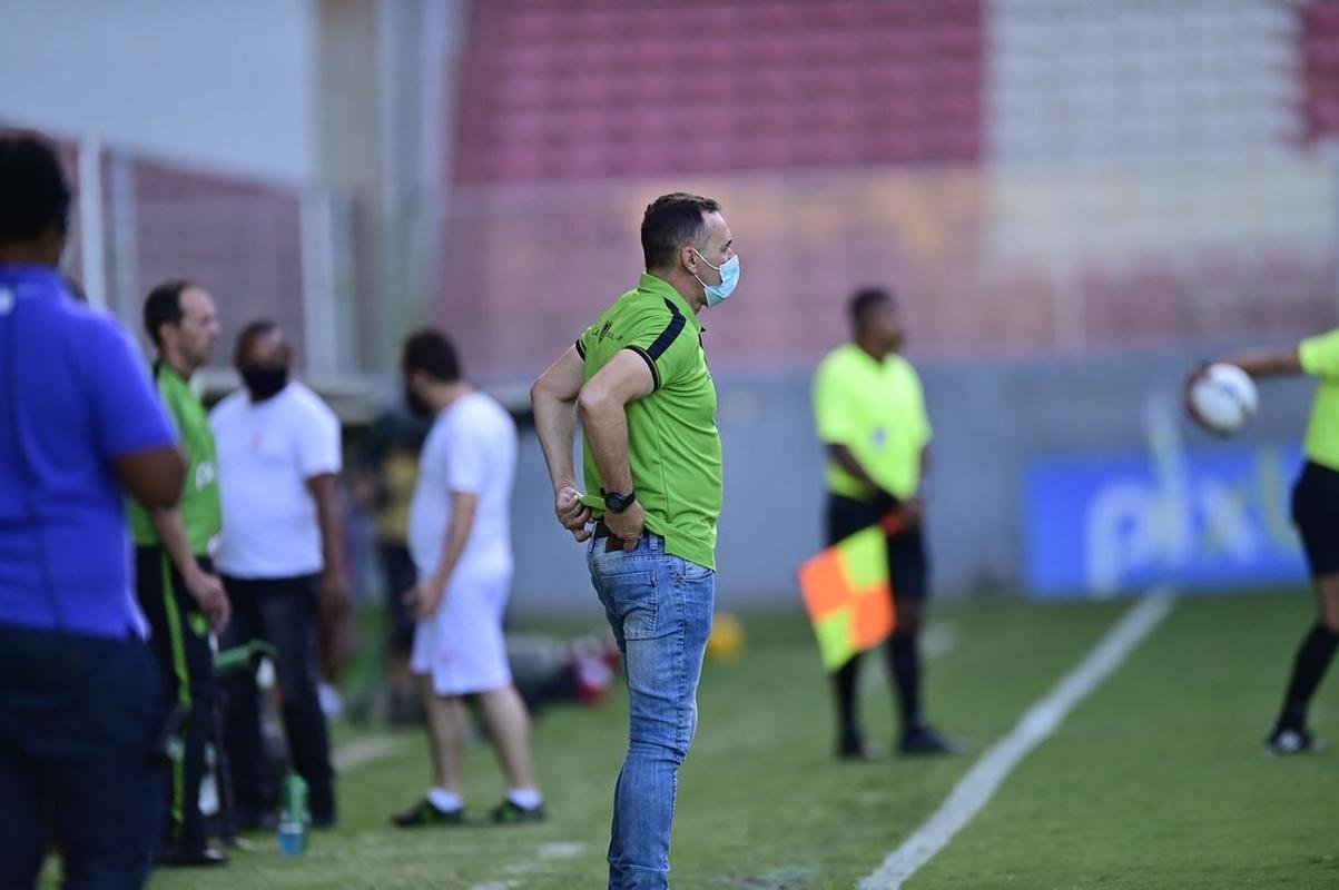 O Amrica recebeu o Tombense neste sbado (19), em jogo vlido pela 11 rodada do Campeonato Mineiro. Sem pblico, a partida foi realizada no Estdio Independncia, em Belo Horizonte.