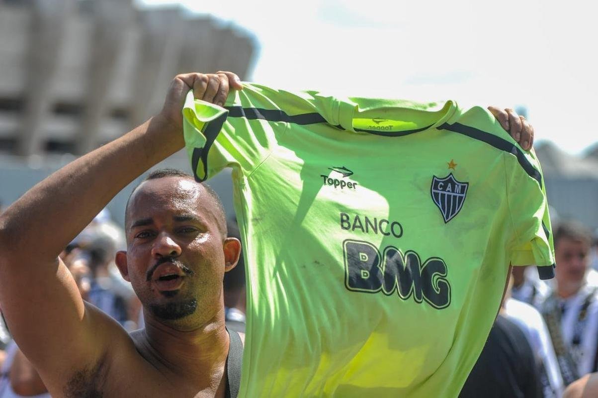 Torcida do Atltico chegou animada ao Mineiro para o jogo da taa, contra o RB Bragantino. Dia de festejar com o time o ttulo do Campeonato Brasileiro de 2021