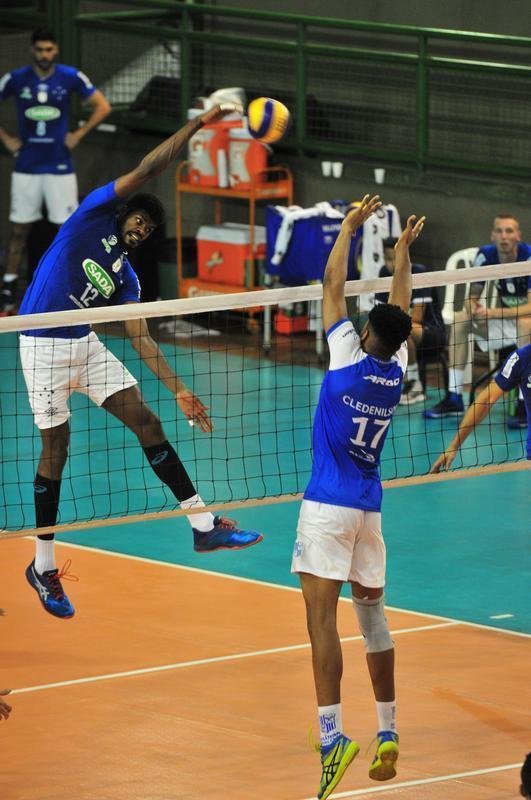 Final no Ginsio do Riacho foi marcada por muito equilbrio, mas prevaleceu maior qualidade do Cruzeiro