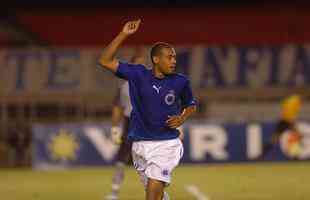 Atacante Gil (Cruzeiro: 2005-2006 / Flamengo: 2009-2010)