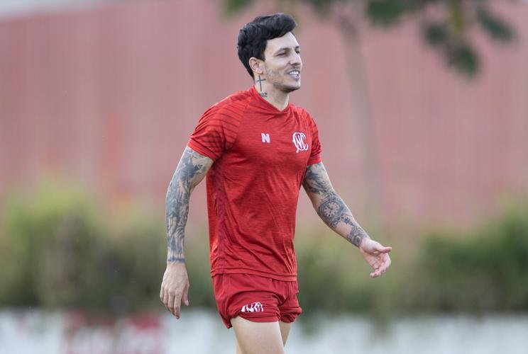 Com o elenco separado em quatro grupos, Náutico realiza primeiro dia de treinos, no Centro de Treinamento Wilson Campos, no bairro da Guabiraba, após quase três meses da suspensão das atividades, por conta da pandemia do coronavírus