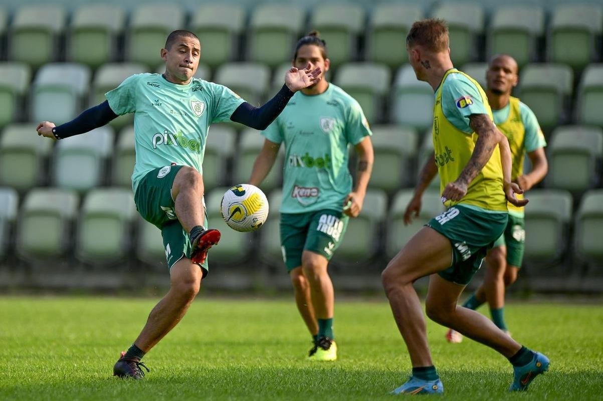 Em preparao para enfrentar o Corinthians no prximo domingo (18/9), o Amrica treinou nesta tera-feira (13/9)