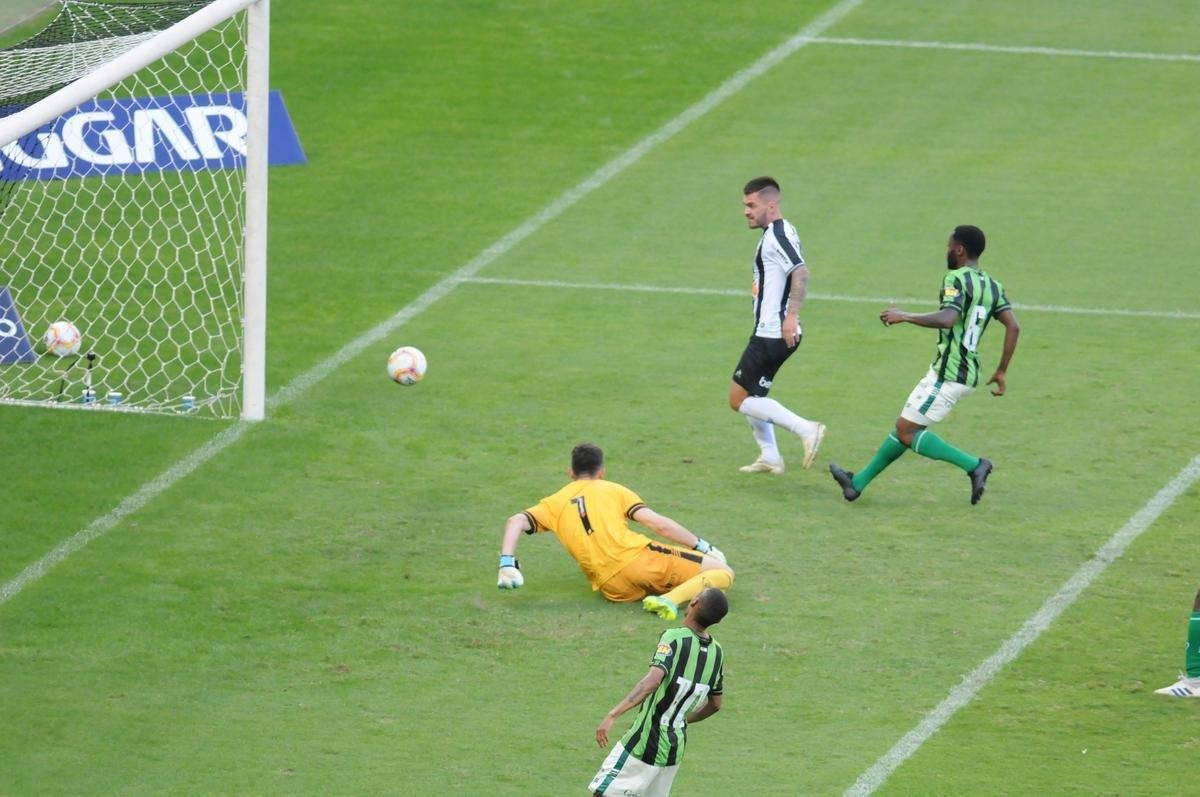 Fotos do clssico entre Atltico e Amrica neste domingo, no Mineiro, pela semifinal do Campeonato Mineiro