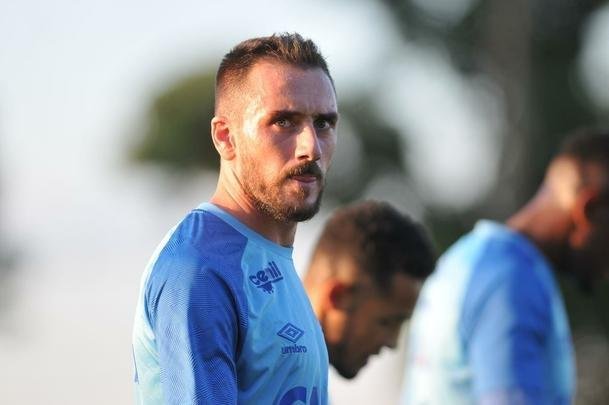 Aps conquistar o Mineiro, jogadores do Cruzeiro voltaram ao trabalho nesta tera-feira