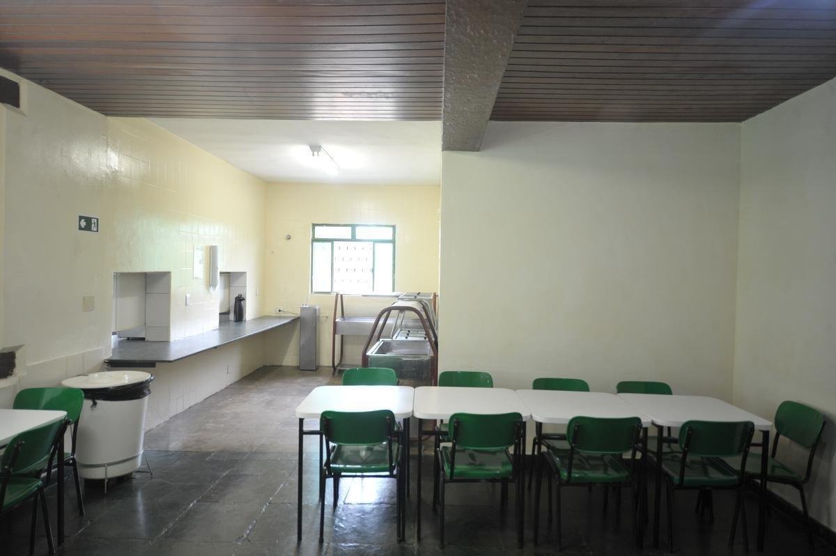 Amrica abriu Casa do Atleta, alojamento que recebe jovens das categorias de base do clube no Centro de Treinamento Lanna Drumond. Local abriga 60 jogadores. Segundo direo, contineres eram utilizados para receber atletas em perodo de testes, mas j esto desativados. Por falta de alvars da prefeitura de Contagem e laudo do Corpo de Bombeiros, Amrica realocou garotos em hotel de Belo Horizonte at regularizao do CT.