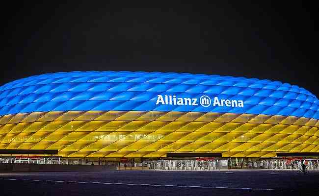 Bayern seguiu homenagens aos ucranianos em Munique e tambm iluminou a bela Allianz Arena