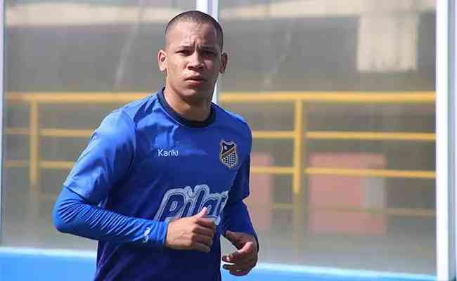 Caio Dantas, atacante do Água Santa, mantém conversas com o Cruzeiro
