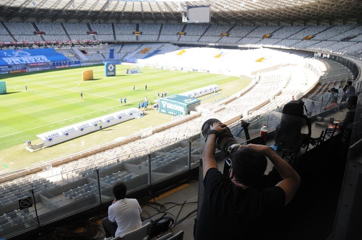Cruzeiro enfrentou a URT, pela 10 rodada do Estadual