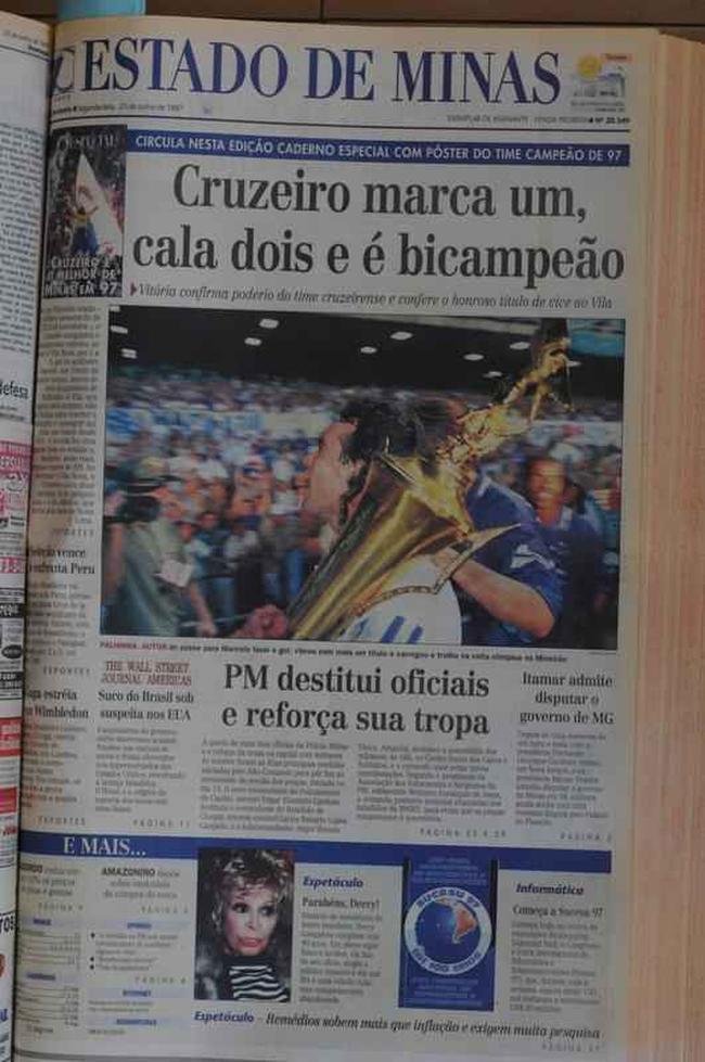 Recorde de p�blico no Mineir�o: p�ginas do jornal Estado de Minas sobre Cruzeiro 1x0 Villa Nova, em 1997. Est�dio recebeu 132.834 pessoas na decis�o do Campeonato Mineiro
