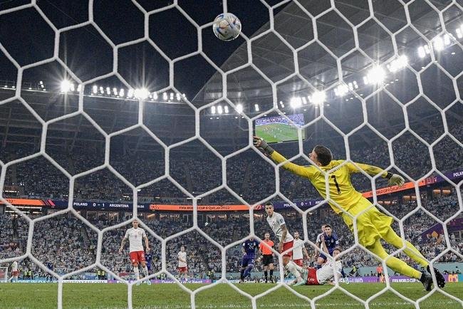 Julin lvarez marcou o segundo gol da Argentina sobre a Polnia no Estdio 974, em duelo pelo Grupo C da Copa do Mundo