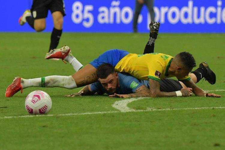 Com boa atuação, Brasil brinda torcida em Manaus com goleada sobre o Uruguai
