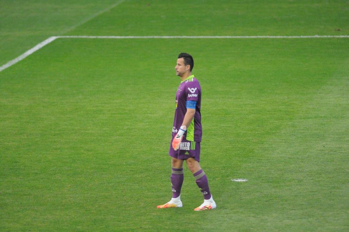 Fotos do duelo entre Cruzeiro e Sampaio Corra, no Independncia, em Belo Horizonte, pela 18 rodada da Srie B do Campeonato Brasileiro