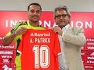 Alan Patrick � apresentado como novo camisa 10 do Internacional