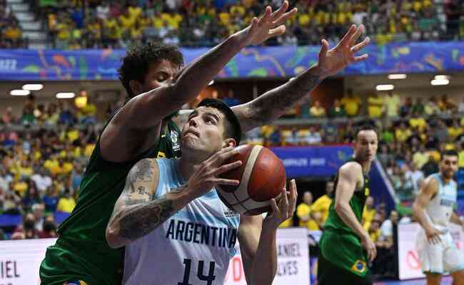 Copa América de Basquete: mesmo com Campazzo apagado, Argentina vence EUA e  é finalista - Esportes DP