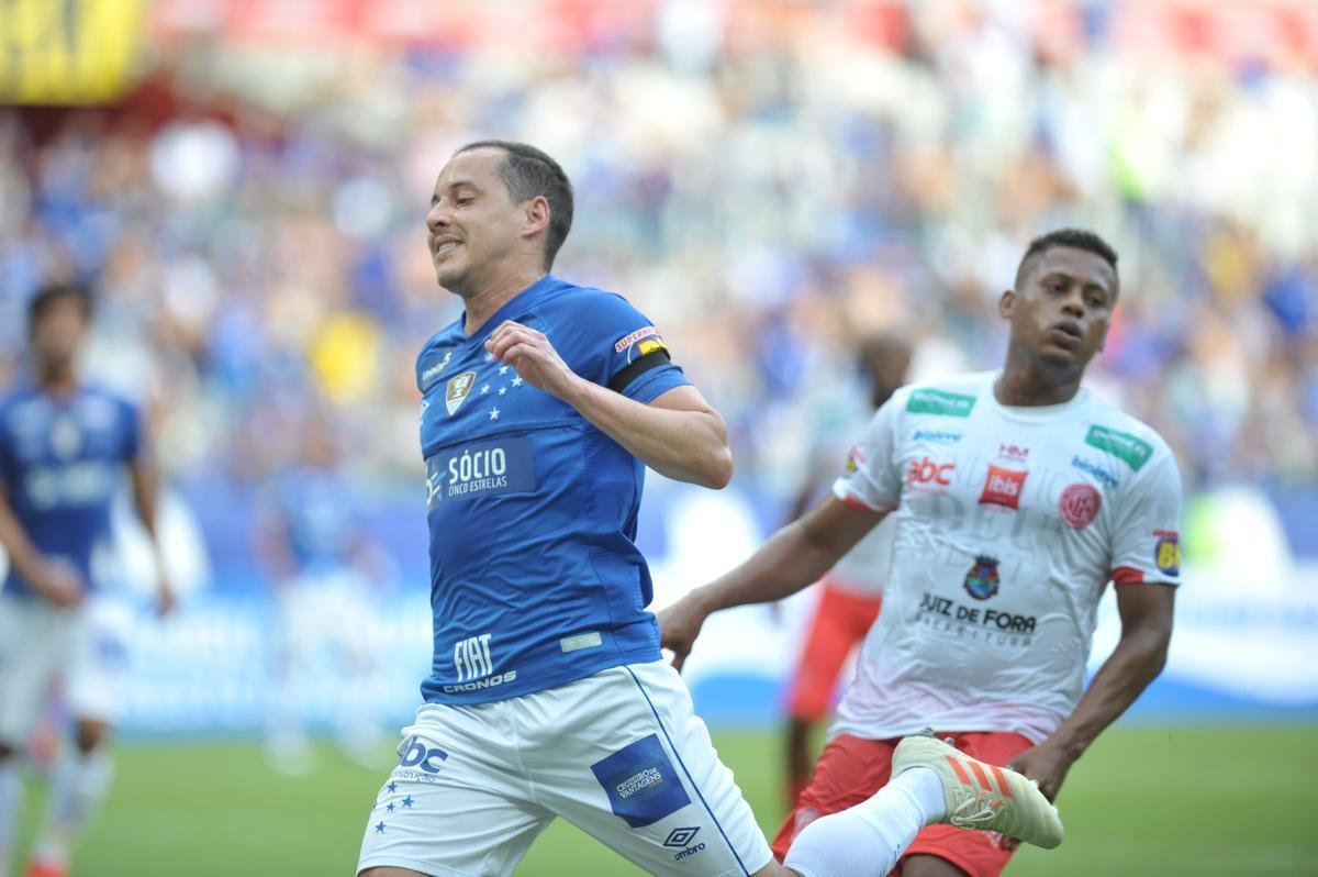 Fotos de Cruzeiro x Tupynambs, no Mineiro, pela sexta rodada do Campeonato Mineiro (Alexandre Guzanshe/EM D.A Press)