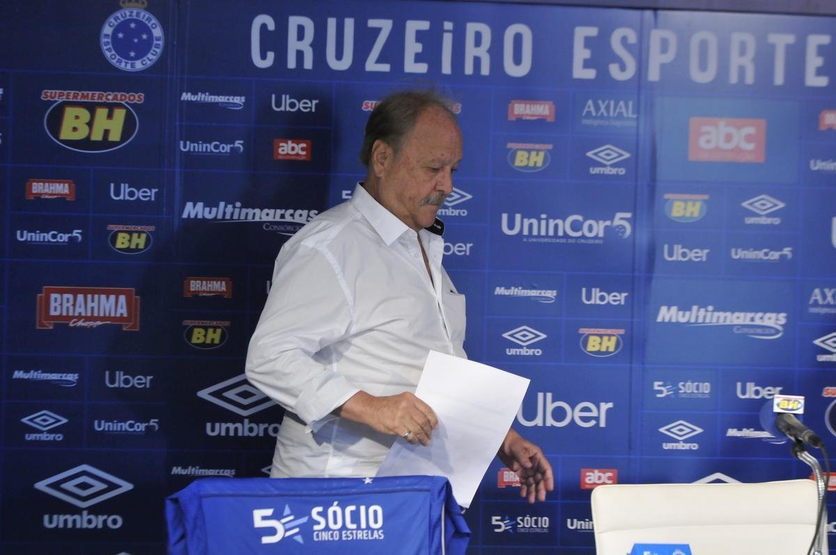 Cruzeiro apresentou o volante Jadson e o lateral-direito Luis Orejuela, primeiros reforos para a temporada