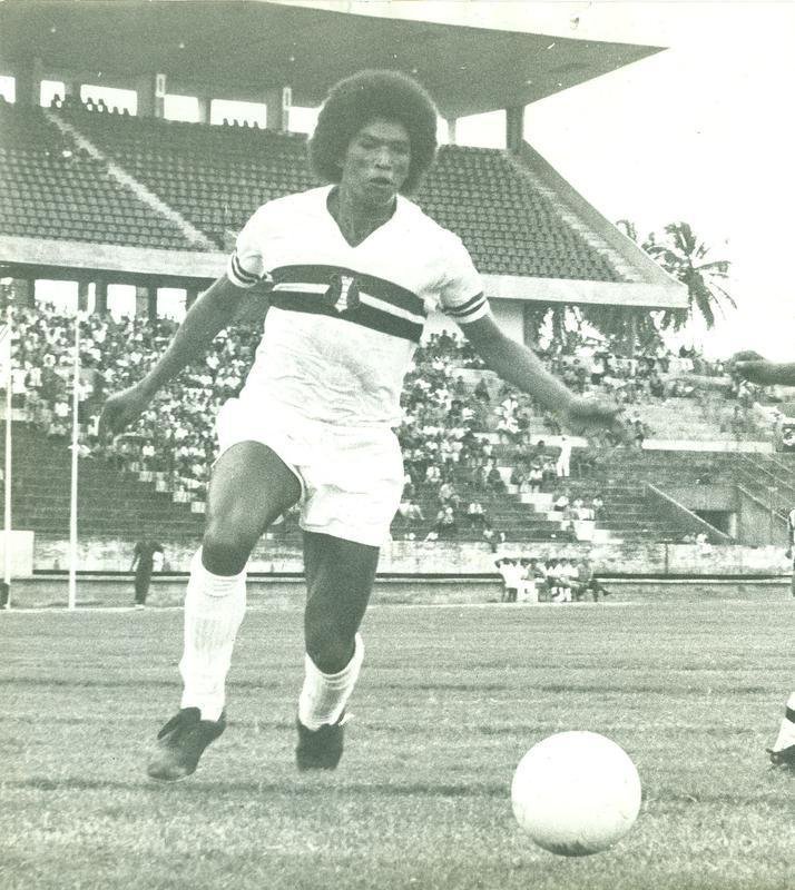 2º Luciano Veloso - 174 gols: Luciano Jorge Veloso também foi outro expoente do Santa Cruz na conquista do pentacampeonato pernambucano, vestindo a camisa coral entre 1965 e 1974. No estado, vestiu ainda as camisas do Náutico, do Sport e do Central.