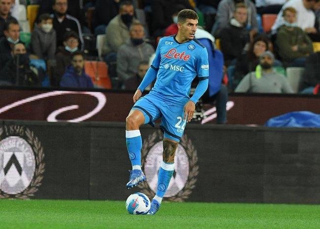 Giovanni Di Lorenzo, do Napoli-ITA, foi o 2 jogador de linha com mais minutos em campo em 2021: 5945. Ele participou de 68 jogos.