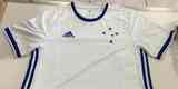 Camisa branca do Cruzeiro fabricada pela Adidas
