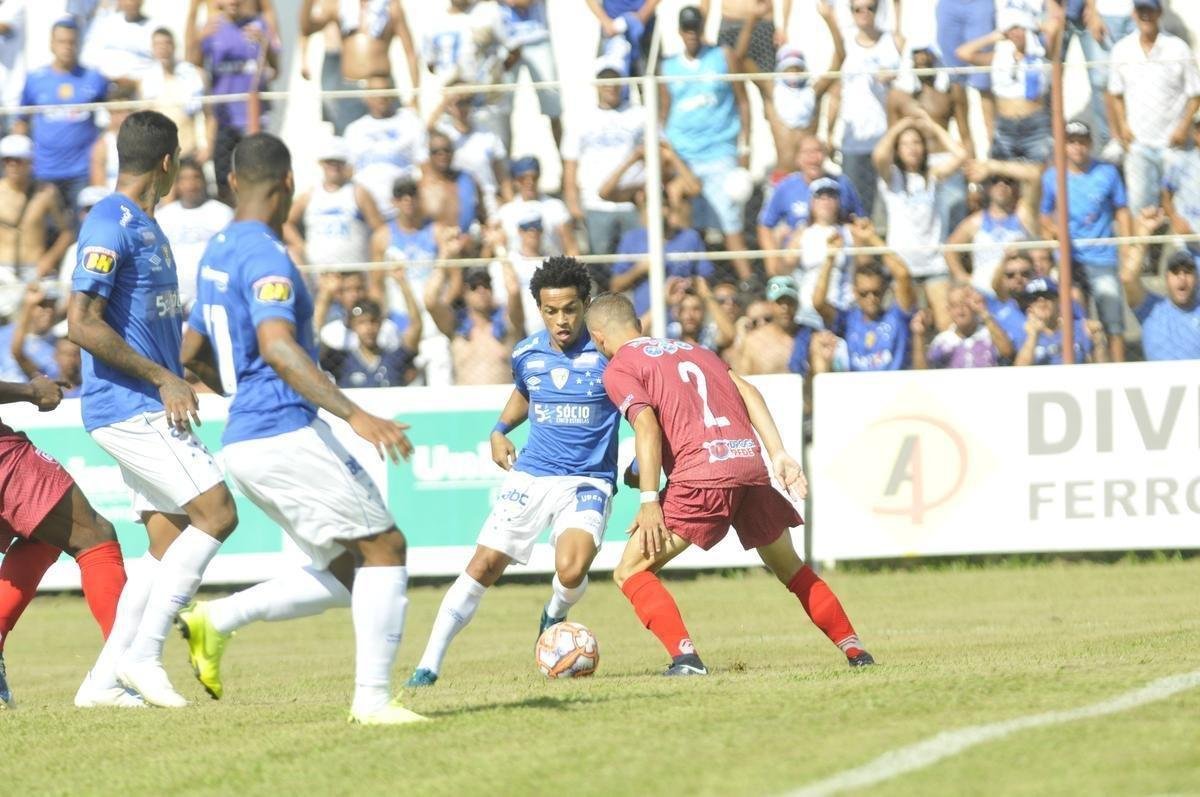 Cruzeiro abriu 2 a 1 no primeiro tempo, com gols de Raniel e Robinho; Alemo descontou para o Guarani