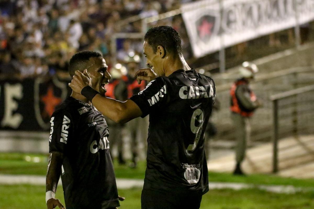 Botafogo-PB e Atltico se enfrentaram na noite desta quarta-feira, pela Copa do Brasil