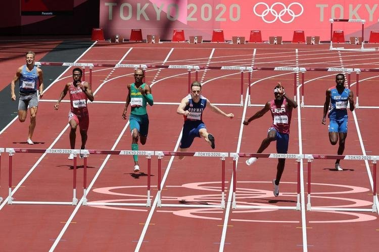 Alisson dos Santos conquistou bronze nos 400m com barreira em Tquio; veja a festa do Piu, o Malvado
