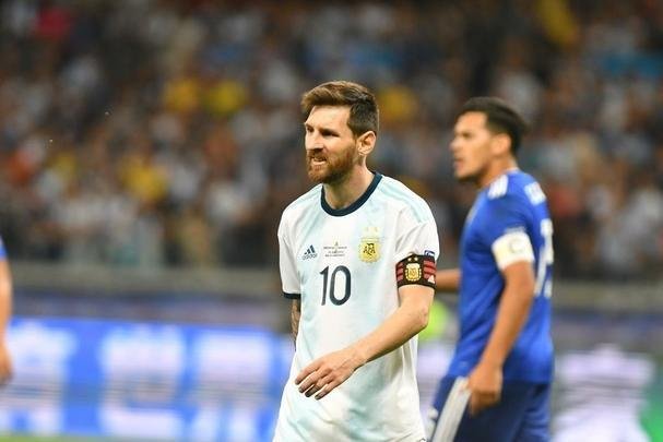 Fotos do duelo entre Argentina e Paraguai, no Mineiro, pela Copa Amrica