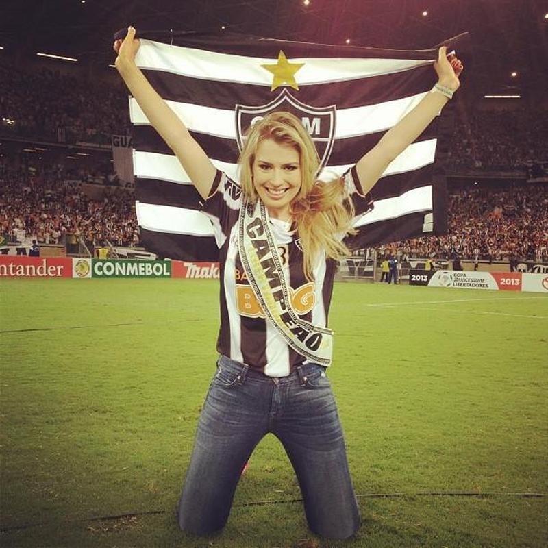 Vencedora do BBB 13 e apresentadora, Fernanda Keulla  outra torcedora famosa do Atltico. Na comemorao do ttulo do Campeonato Brasileiro de 2021, teve a oportunidade de entrar em campo no Mineiro.