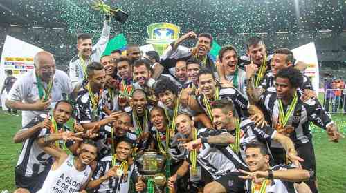 Rivais, Cruzeiro e São Paulo colecionam taças; afinal, quem tem mais  troféus? - Superesportes