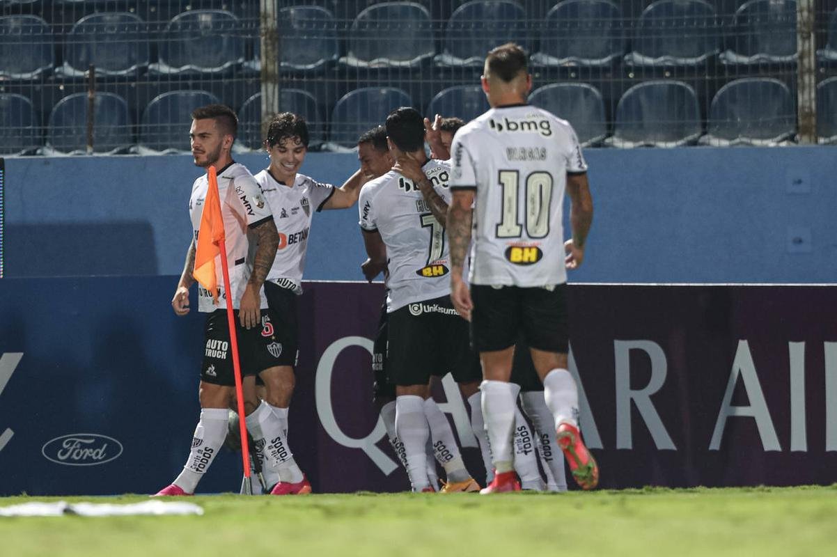 Atltico venceu o Cerro Porteo, em Assuno, com um gol de Keno, nos acrscimos do segundo tempo