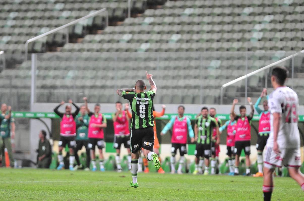 Fotos da partida entre Amrica e So Paulo, nesta quinta-feira (18), no Independncia, em Belo Horizonte, pelas quartas de final da Copa do Brasil.