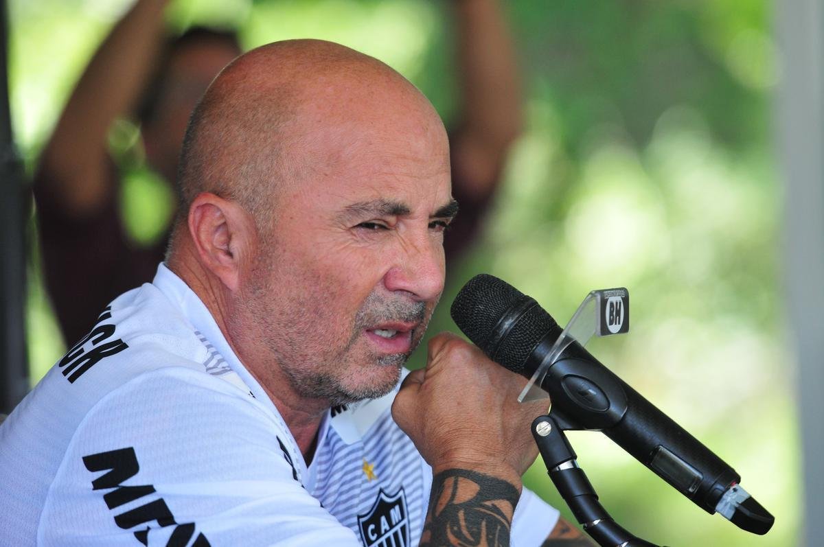 Jorge Sampaoli foi apresentado na tarde desta segunda-feira como novo tcnico do Atltico