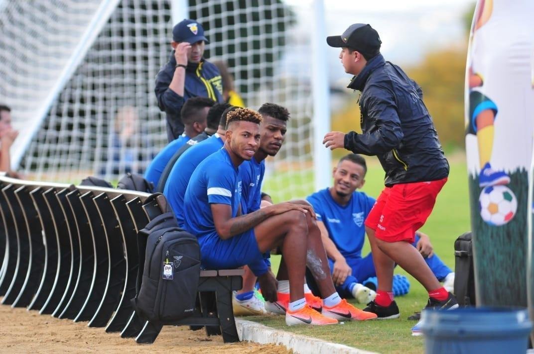 Imagens do treino do Equador na Toca da Raposa II