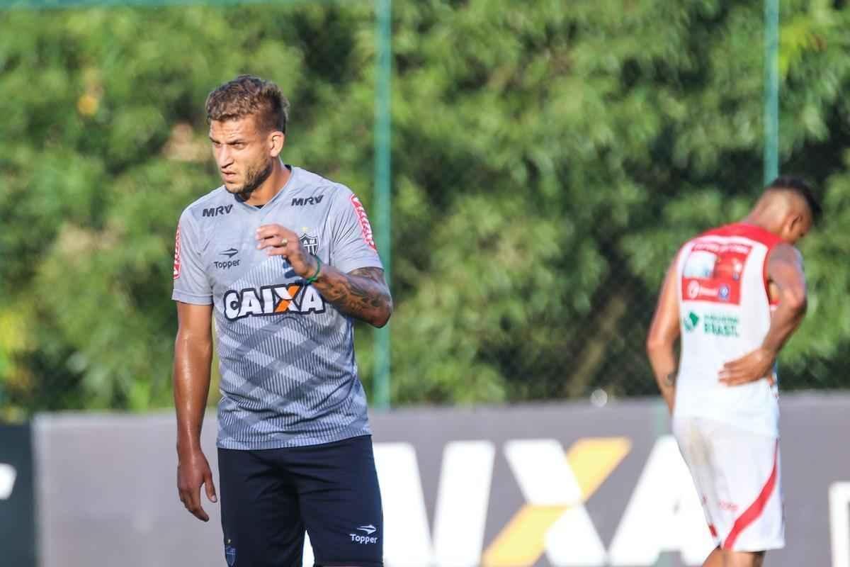 Com gols de Fred e Carlos Csar, Atltico vence jogo-treino contra Guarani de Divinpolis, na Cidade do Galo, por 2 a 0