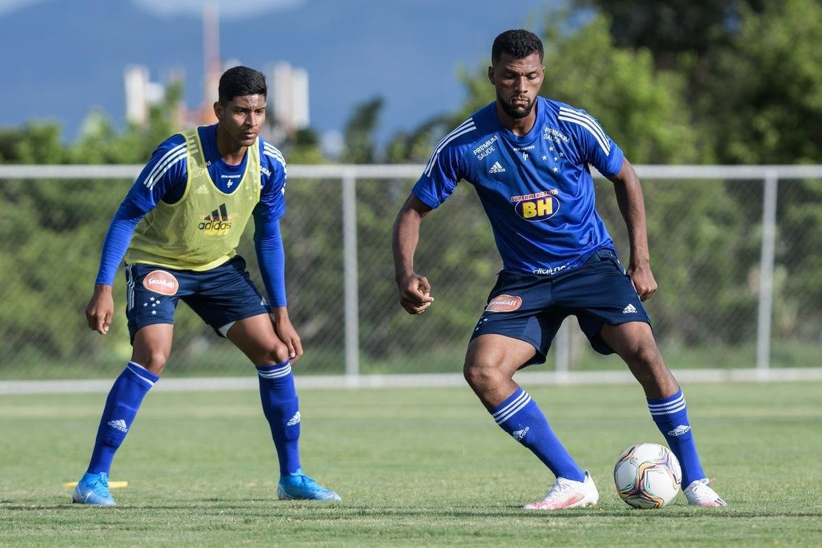 Fotos do treino do Cruzeiro desta quinta-feira, 19/11, na Toca da Raposa II