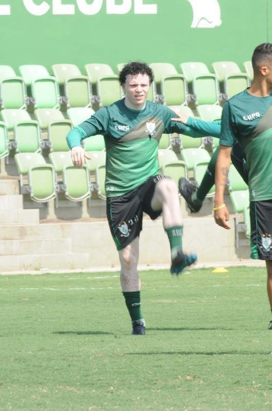 Cristiano (atacante) - fez 17 partidas e marcou dois gols no ano. Na sequncia, passou por Linense (2016), Caldense (2017) e Cuiab (2017).