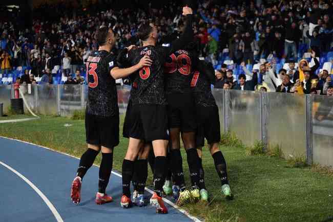Napoli marcou o gol da vitria nos minutos finais da partida