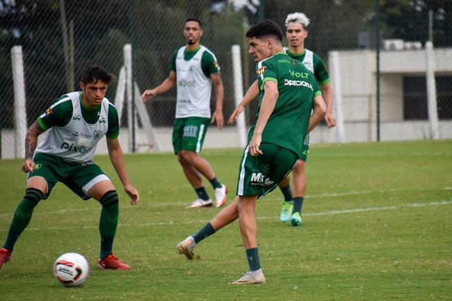 O América deu continuidade nesta terça-feira aos seus trabalhos de pré-temporada. A equipe alviverde fez treinos com e sem bola no CT Lanna Drumond
