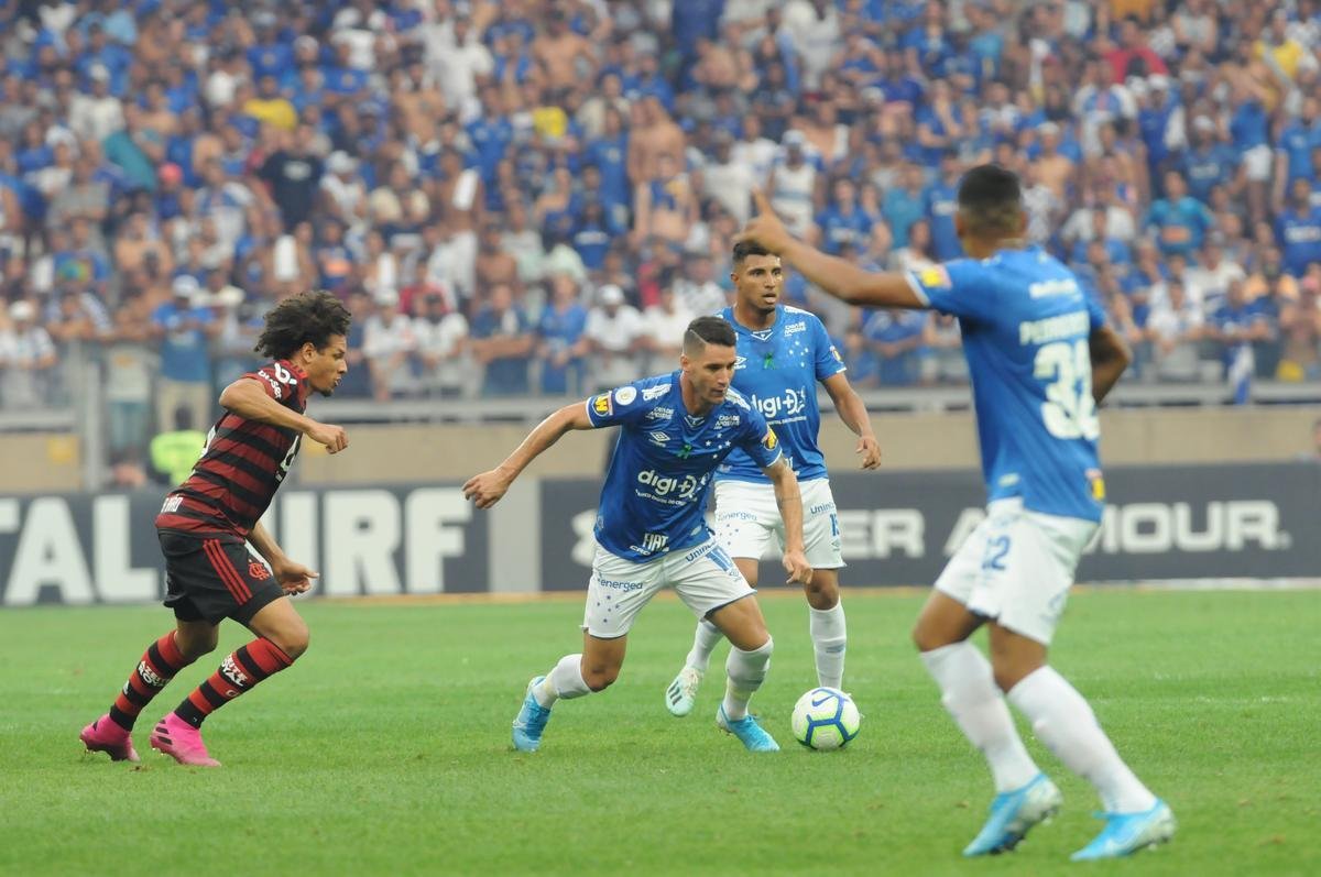 Cruzeiro e Flamengo se enfrentaram pela 20 rodada do Campeonato Brasileiro