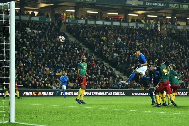 Seleção Brasileira realizou o último jogo do ano de 2018 contra o Camarões, em Milton Keynes, na Inglaterra