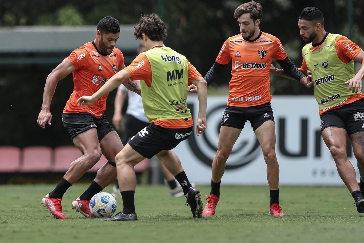 Elenco atleticano encerrou a preparao para enfrentar o Atltico-GO fora de casa 